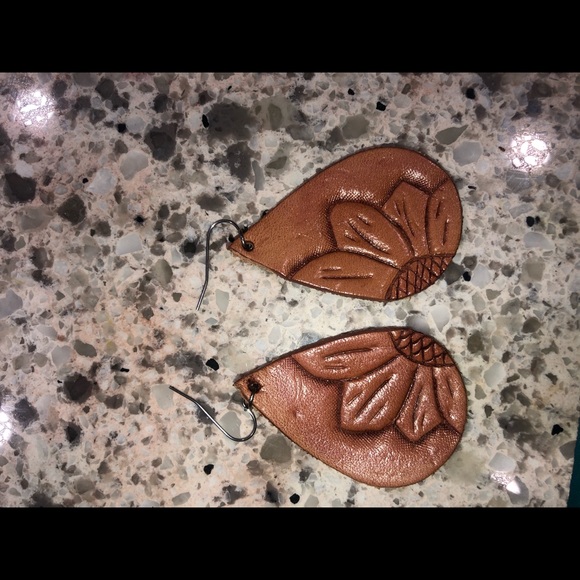Tooled leather earrings - Picture 1 of 1